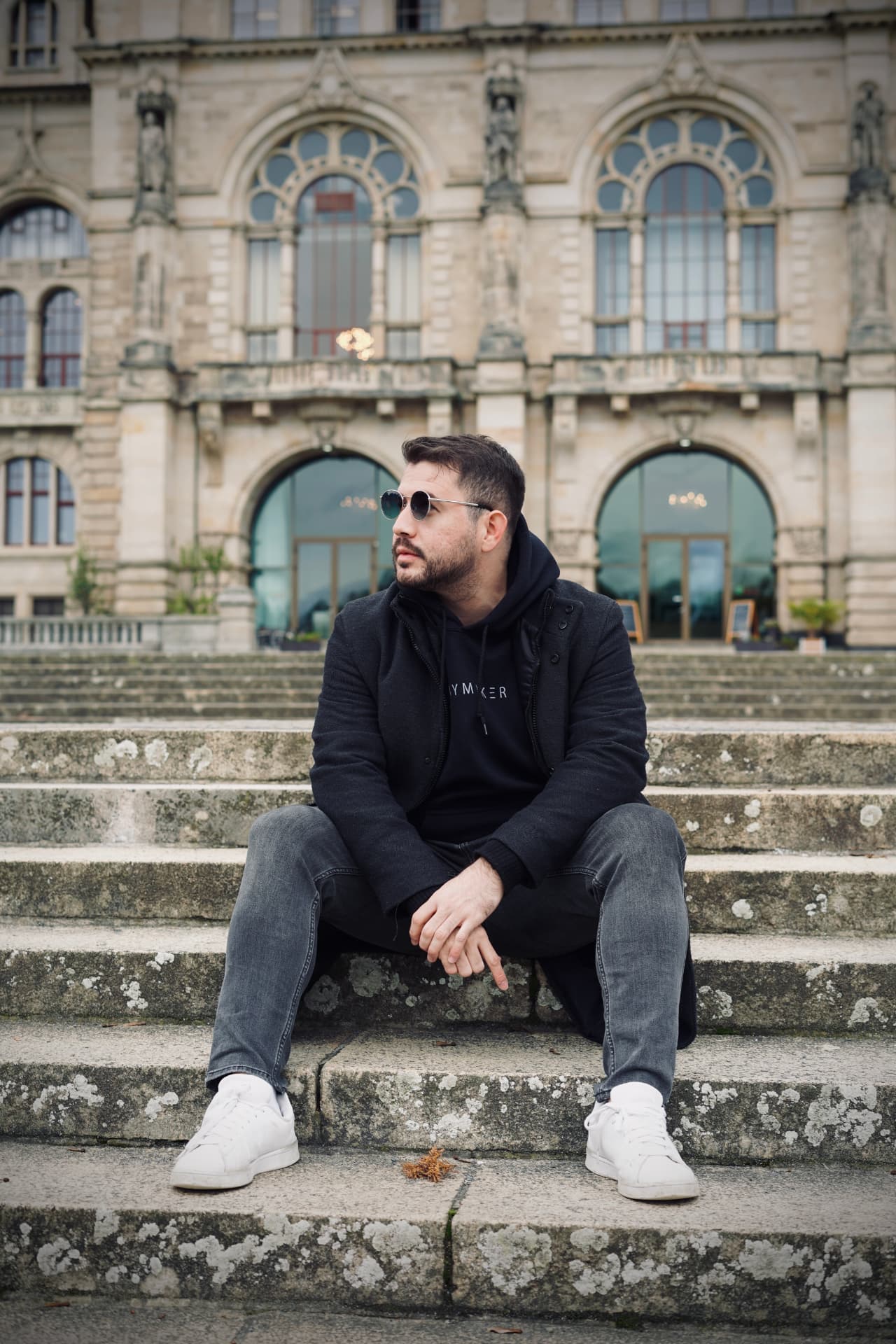Portrait of photographer Andres Aramendiz